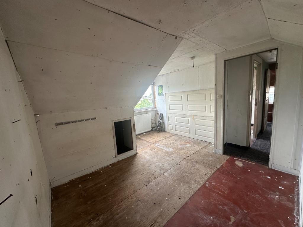 Lot: 157 - CHALET BUNGALOW FOR REFURBISHMENT POTENTIAL FOR EXTENSION - Bedroom two